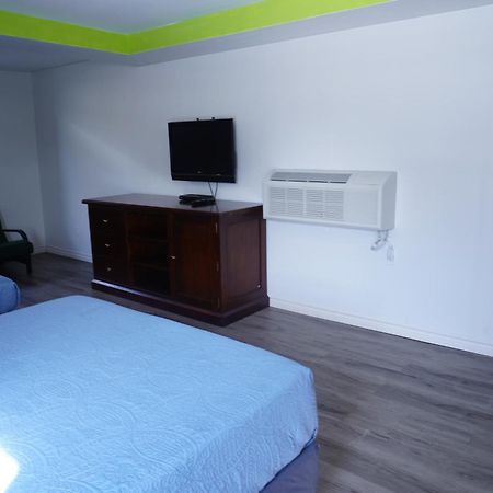 Crestwood Motel バーリントン エクステリア 写真